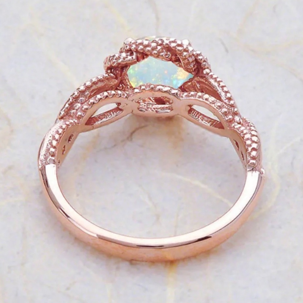 ✨18K Rose Gold White Opal Ring✨ - Picture 3 of 6